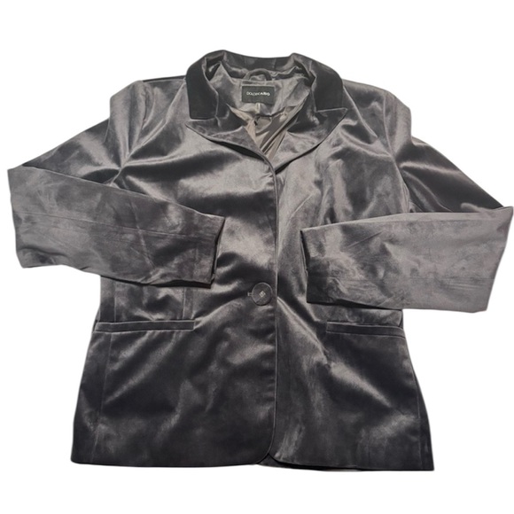 Dolce Cabo Jackets & Blazers - Dolce Cabo Charcoal Satin Jacket